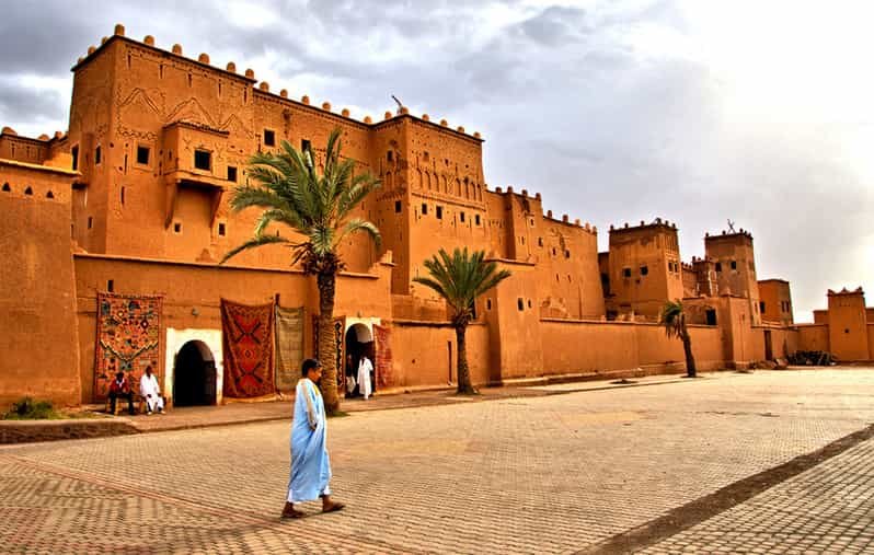 Día 5: Dades – Gargantas del Todra – Tinejdad – Merzouga - Ruta de las Mil Kasbahs